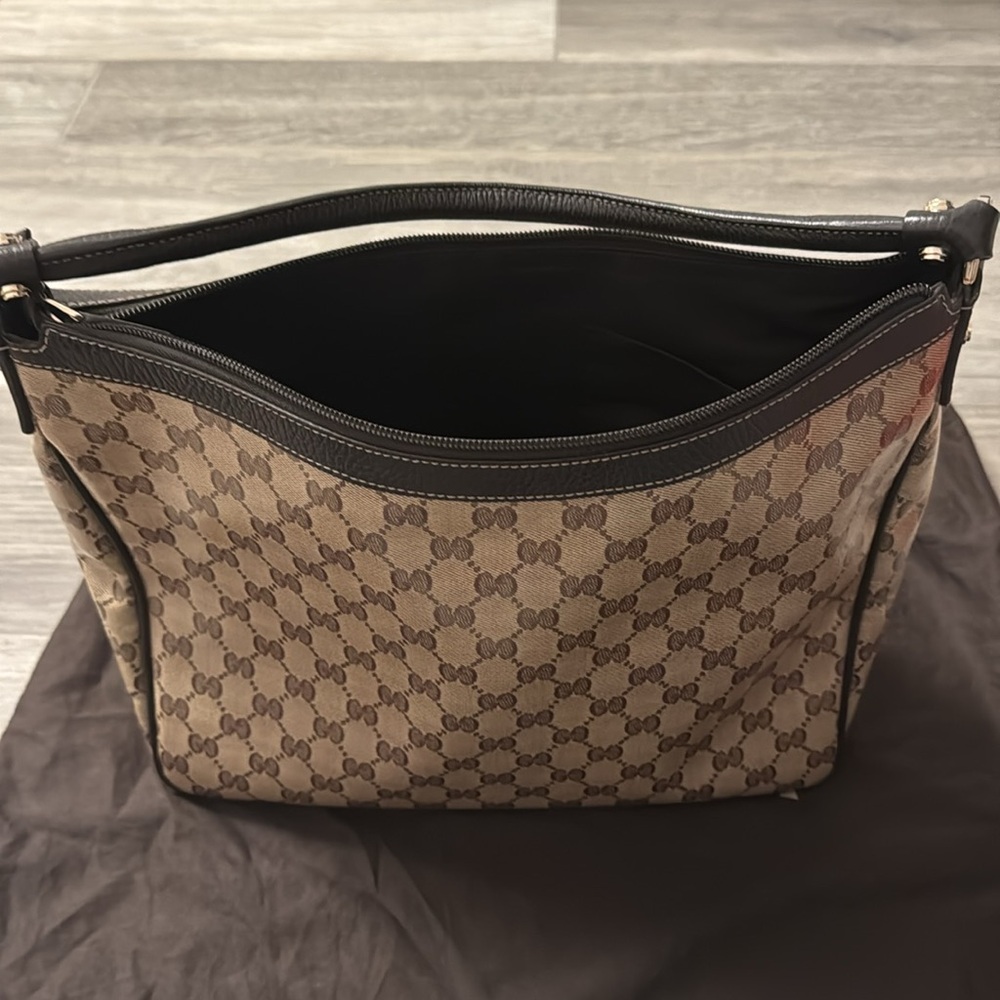 Gucci Handbag - Picture 13 of 15